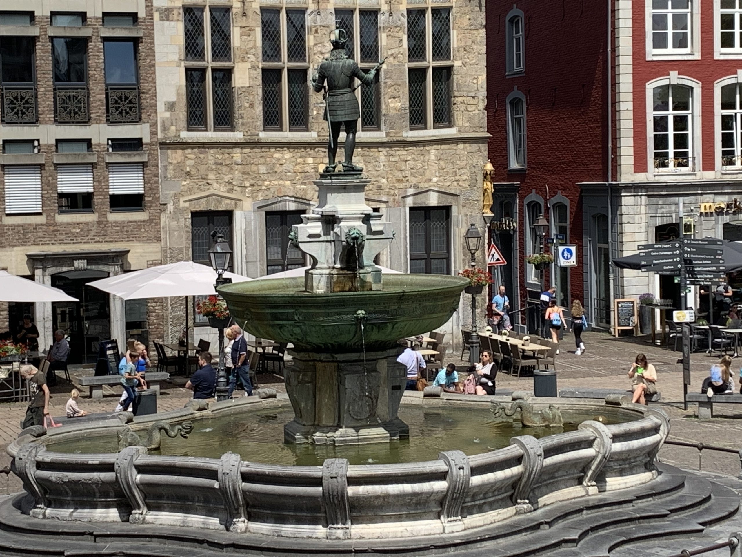 16 Karlsbrunnen