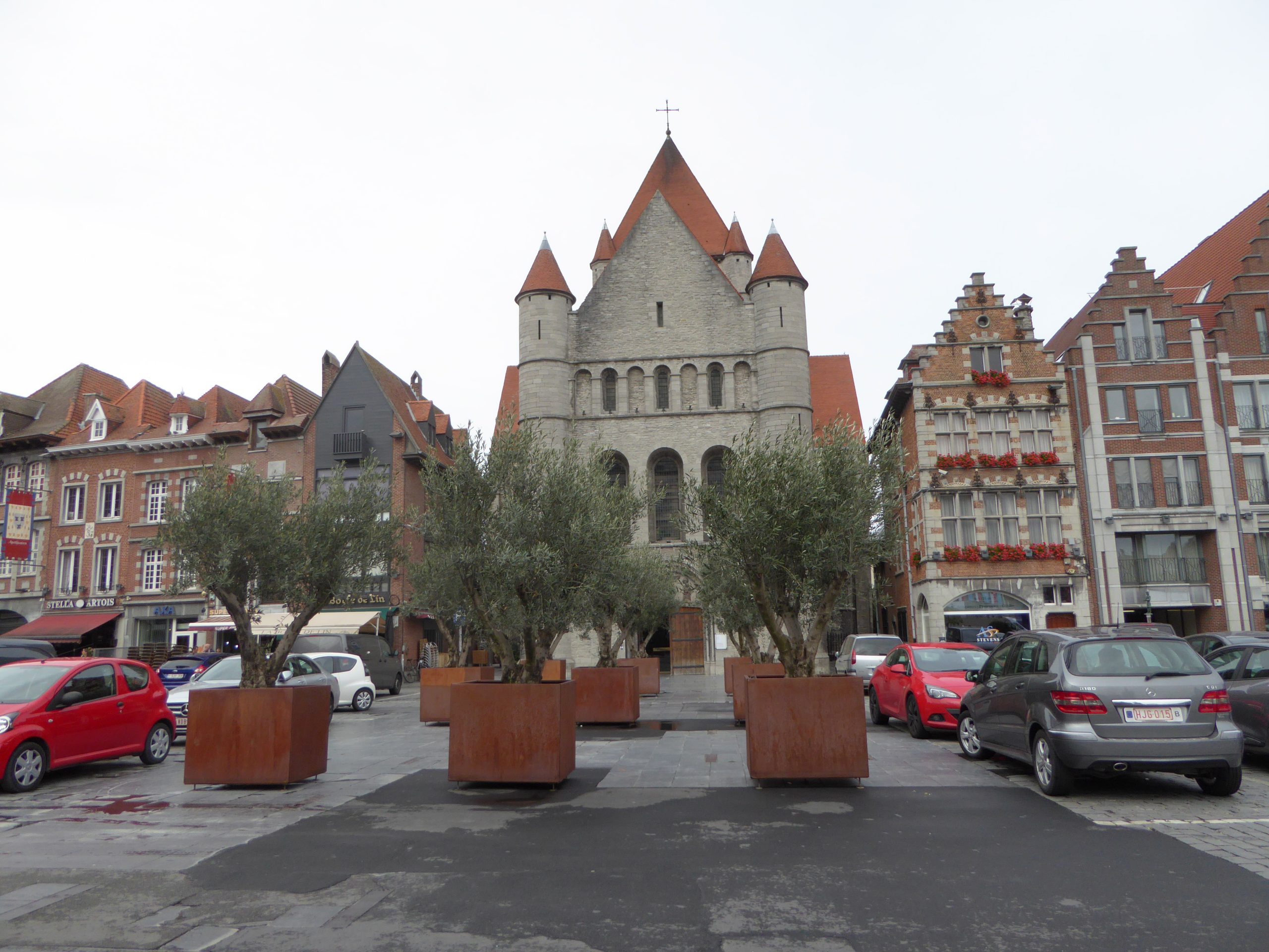 12 Tournai am Marktplatz 2